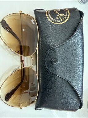 Ray-Ban Gold Frame Aviator Sunglasses with Brown Gradient Lenses